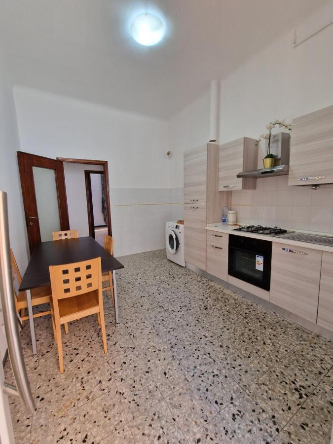 Apartmán La Casa Della Stazione La Spezia Exteriér fotografie