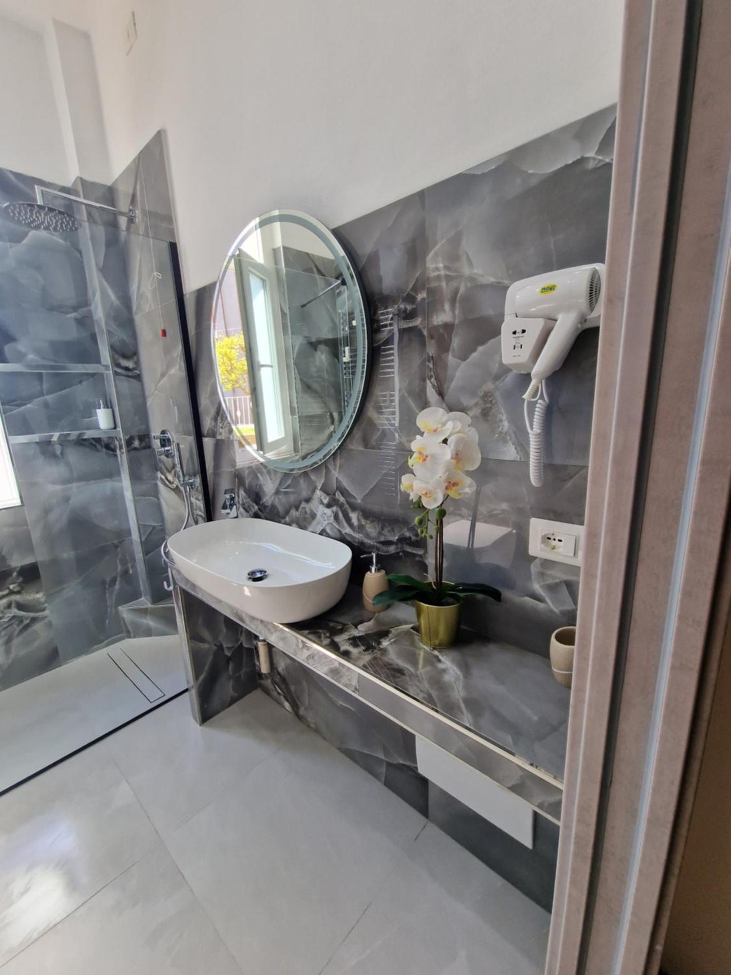 Apartmán La Casa Della Stazione La Spezia Exteriér fotografie