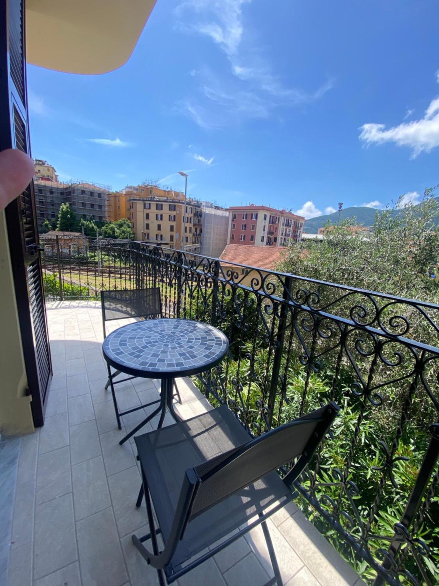 Apartmán La Casa Della Stazione La Spezia Exteriér fotografie